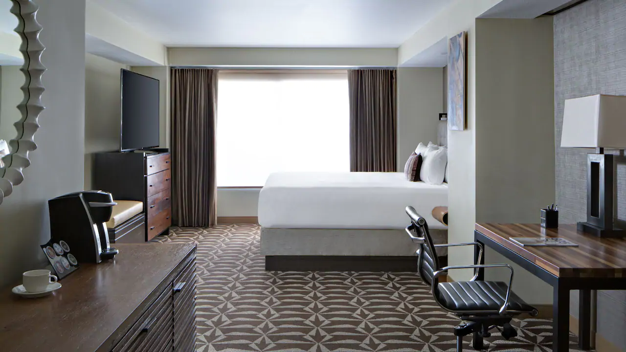 Hyatt-Regency-Westlake-P147-Plaza-Suite.16×9