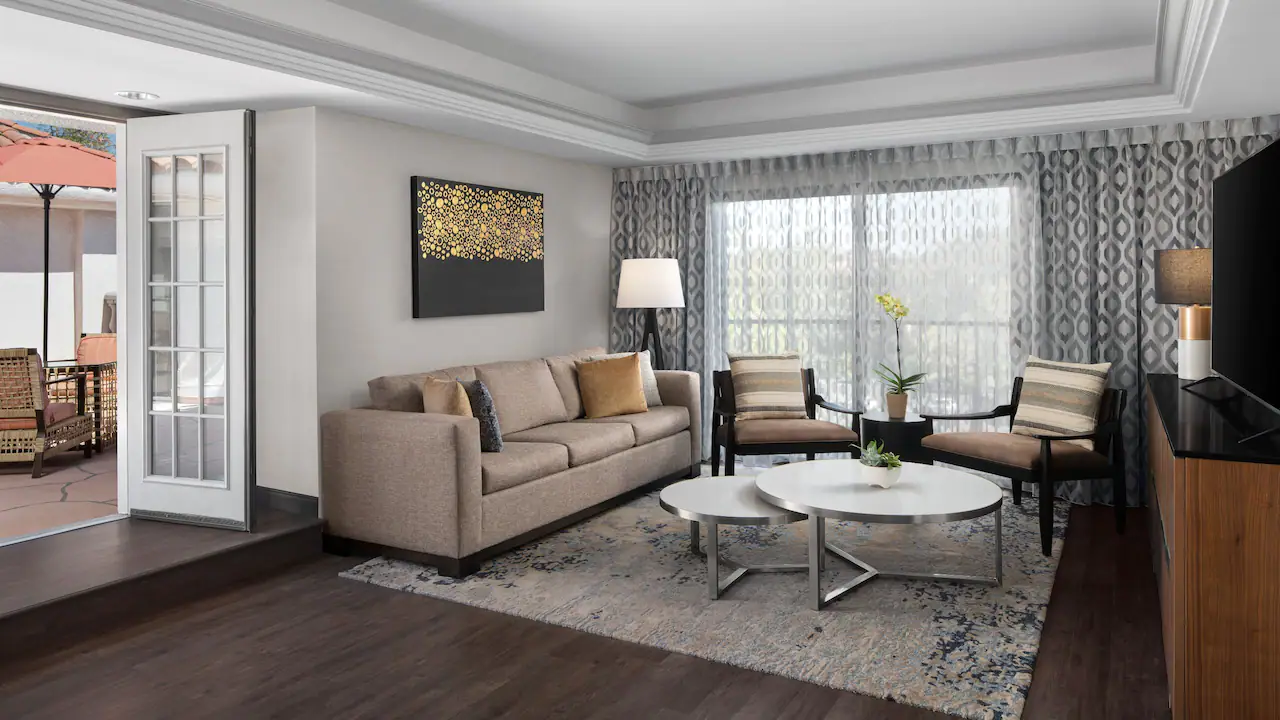 Hyatt-Regency-Westlake-P195-Promenade-Suite-Parlor-and-Terrace.16×9