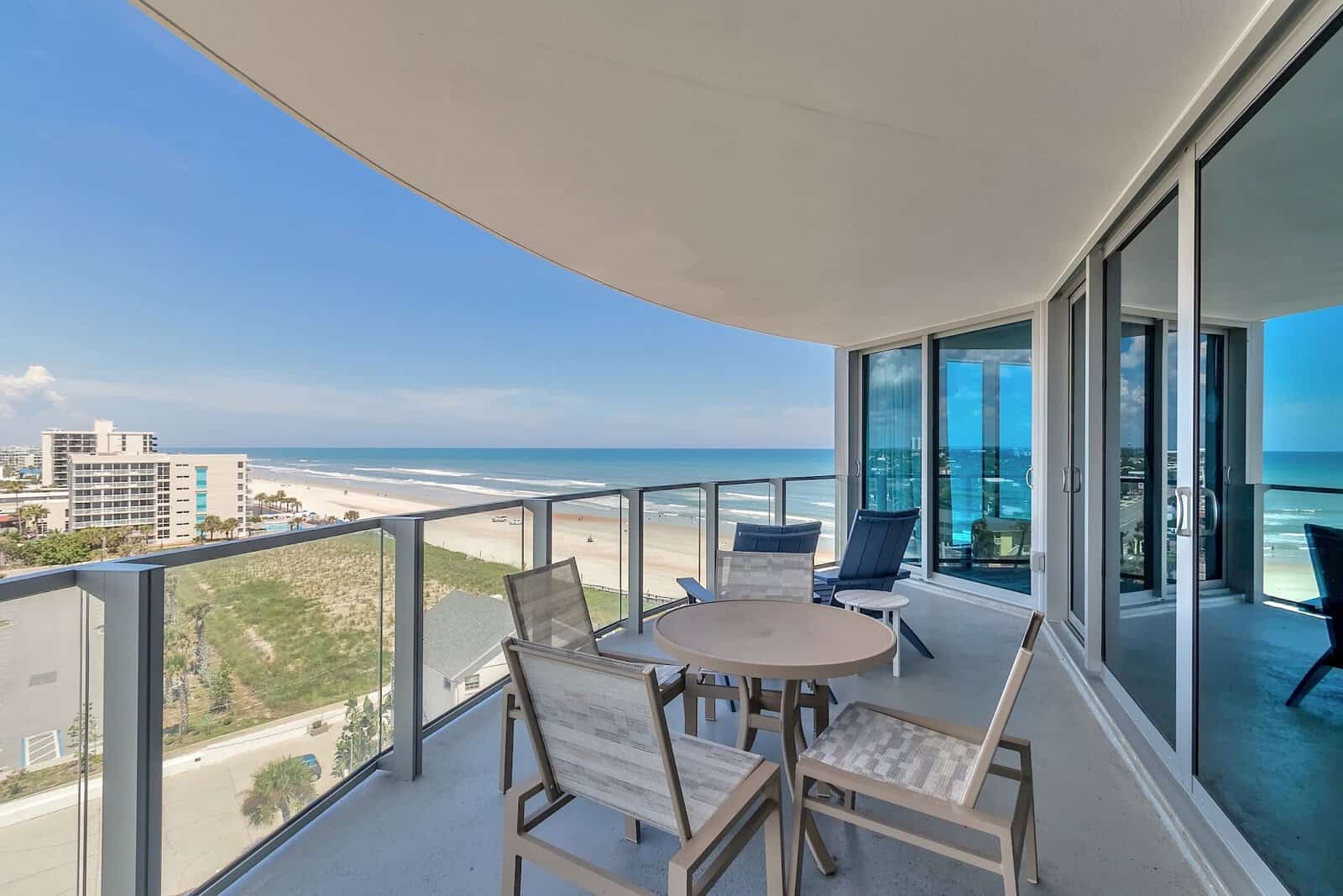 max-beach-resort-2-bedroom-ocean-city-view-2-bedroom-balcony-2-lr-2500px.2000×0